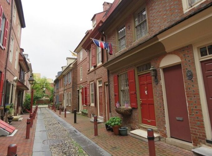 Small-Group Discovering Colonial Philadelphia Public Walking Tour