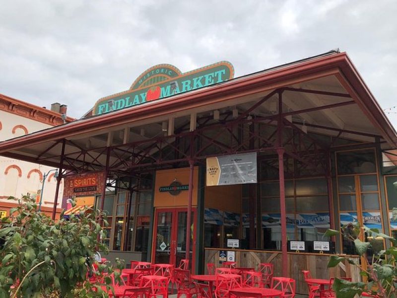 Cincinnati's Original Findlay Market Tour With Tastings