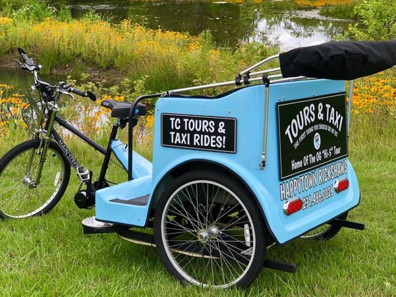 Hi-5 Rickshaw Tour Traverse City – First Thing You MUST Do in TC!