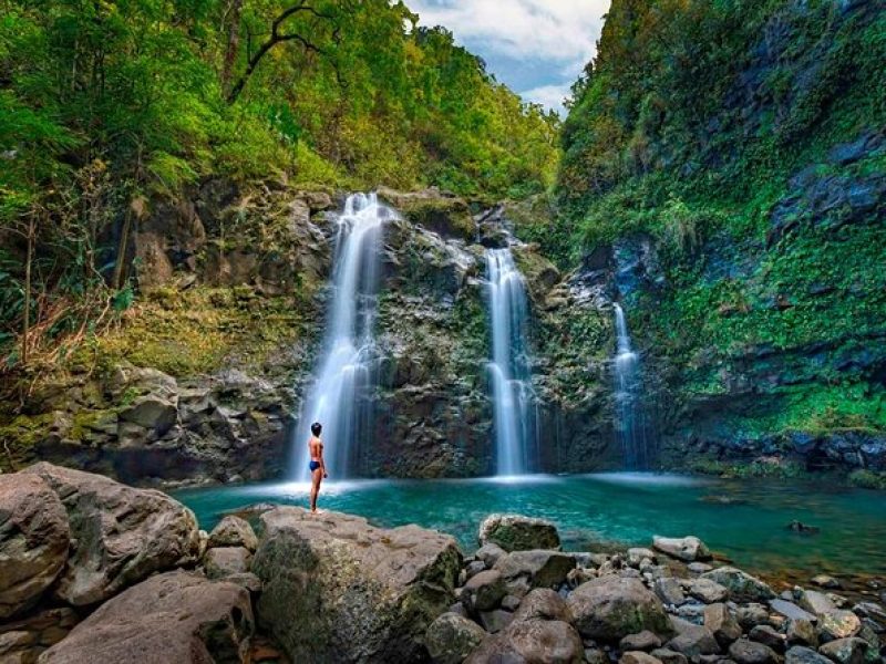 Famous Road to Hana Waterfalls and Lunch by Mercedes Van