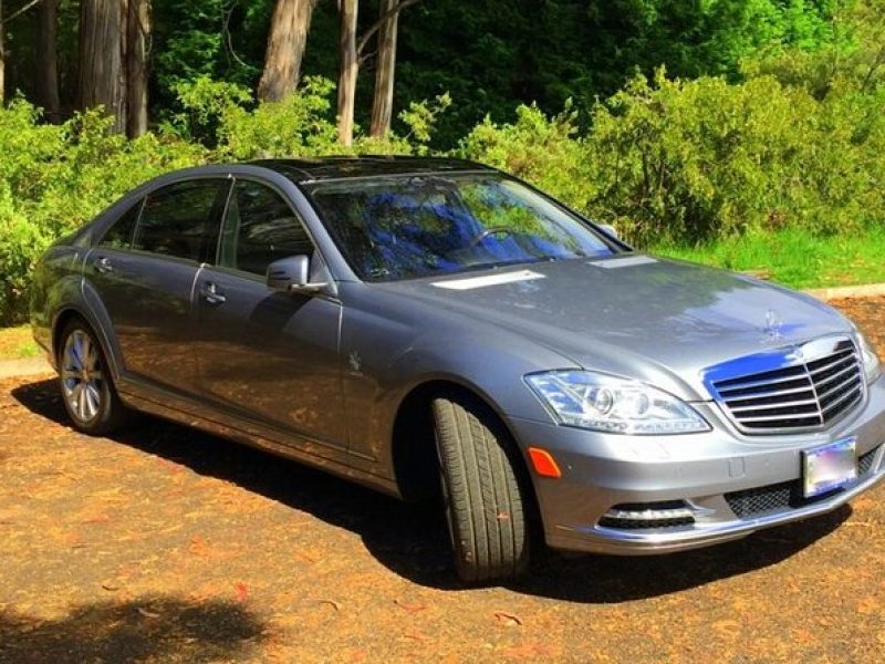 Private Tour on Maui with Luxury Mercedes S-Class