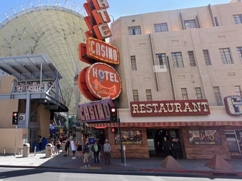 Self-Guided Scavenger Hunt: The True Gems of Vegas