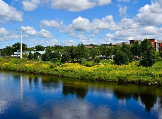 Epic Eau Claire Scavenger Hunt: Traverse The City Of Bridges!