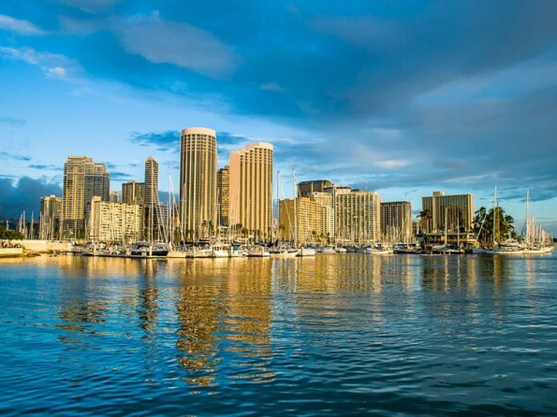 Private Custom Walking Tour with a Local Guide in Oahu