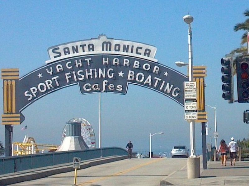 3.5 Hour Private Coastal Tour of Santa Monica, Venice Beach and Malibu