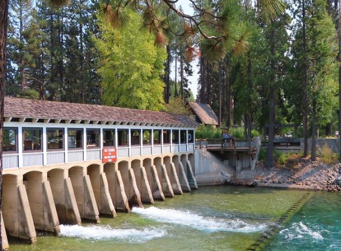 Driving Lake Tahoe: A Self-Guided Audio Tour From Tahoe City to Incline Village