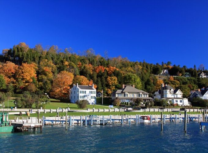 Scenic Mackinac Island: A Self-Guided Cycling Audio Tour