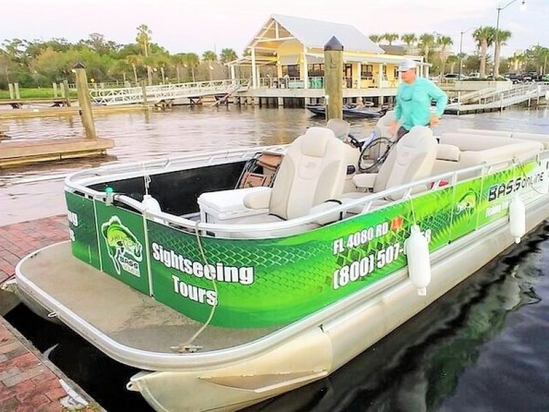 Private Pontoon Fishing Charter on Lake Tohopekaliga in Florida (4 or 6-Hours)