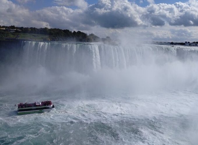 Niagara's Wonders of Water with Boat & Whirlpool Small Van Tour