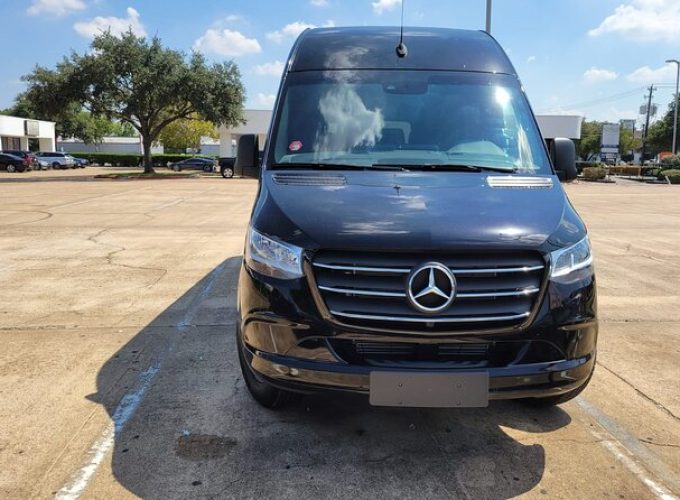 10 PAX Private Transfer Galveston- IAH Airport, and Houston City.