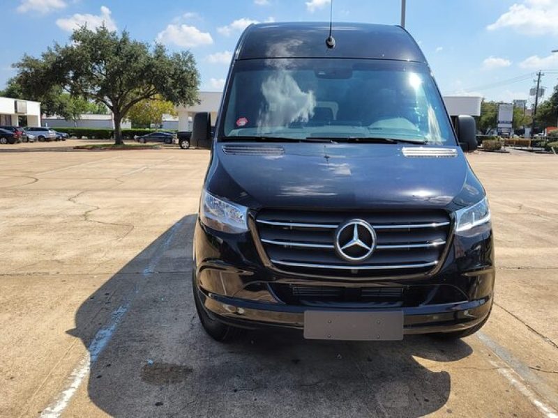 10 PAX Private Transfer Galveston- IAH Airport, and Houston City.