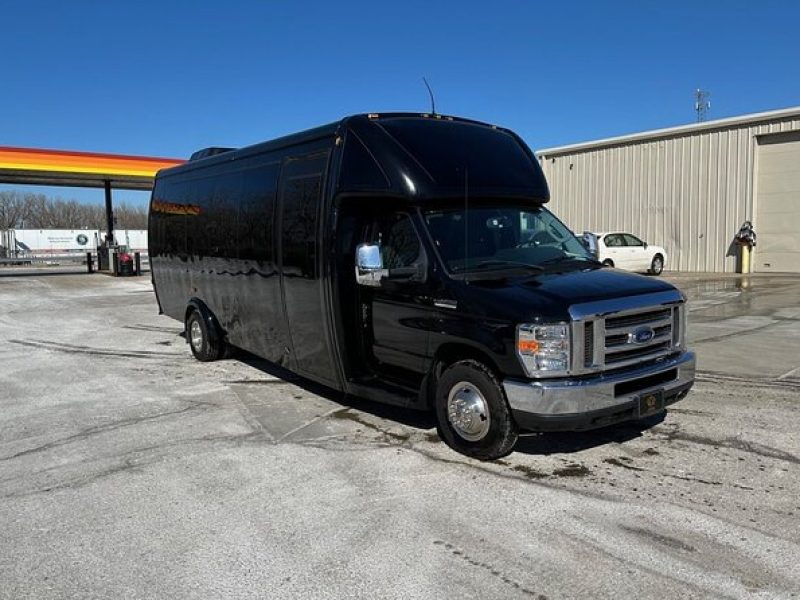 16 PAX Private Shuttle IAH Airport Houston-Galveston Hotels& Port