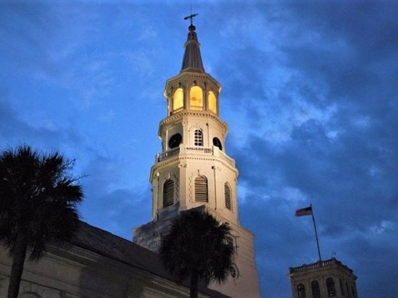 Ghosts of Charleston Night-Time Walking Tour with Unitarian Church Graveyard