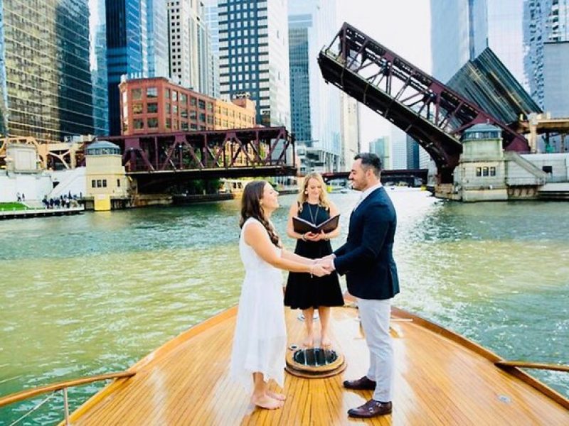 Chicago Elopement with City Landmark Photoshoot & Private Driver