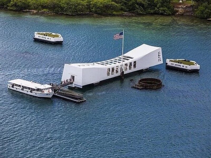 Private Pearl Harbor and Oahu Island Tour