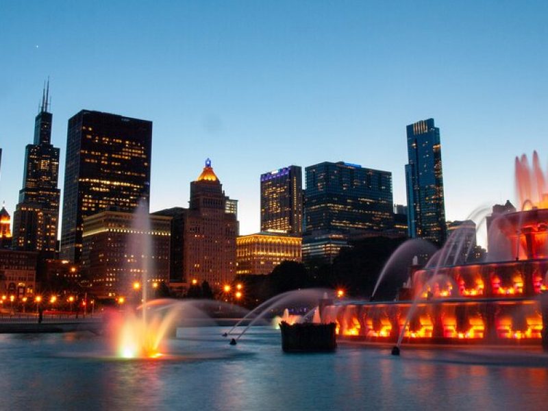 Chicago Private 4-Hour Sightseeing Transfer by Luxury SUV