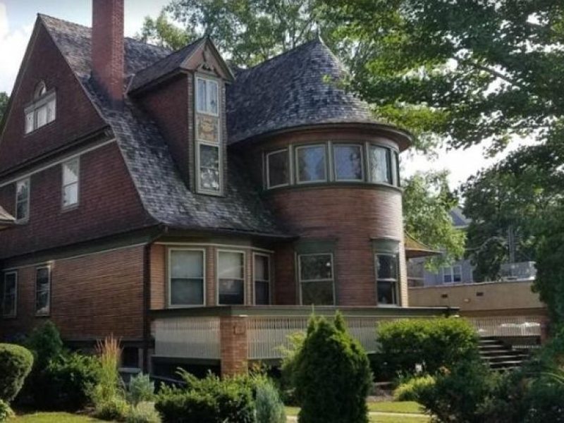 Private Frank Lloyd Wright Architectural Tour by Luxury Vehicle