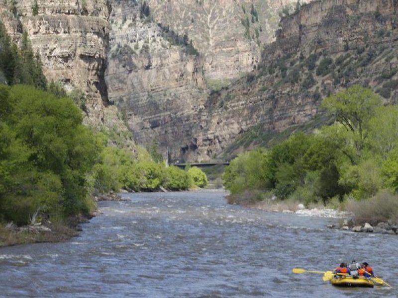 Glenwood Springs Short and Mild Rafting Trip