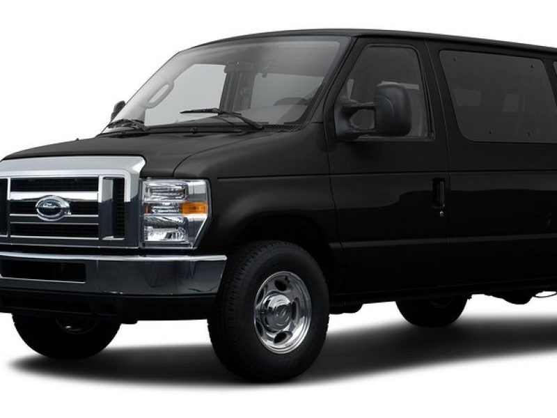 Orlando Airport (MCO) Private Van Transportation with Free Meet & Greet