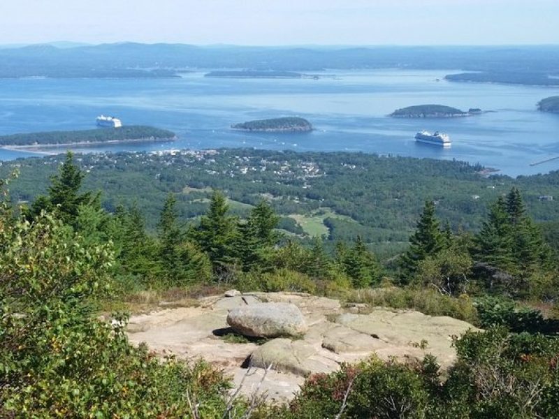 Premium Narrated Bus Tour of Bar Harbor and Acadia National Park (3.5 Hours)