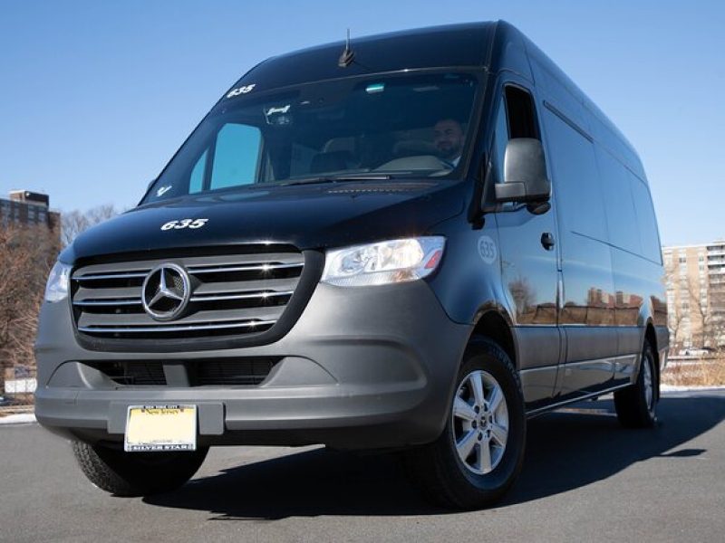 New York City Airport Departure Transfer by Sprinter LGA JFK EWR