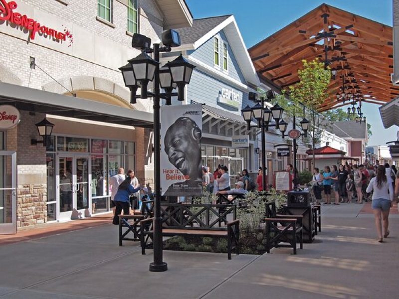 Private Shopping Tour from Boston to Merrimack Premium Outlets