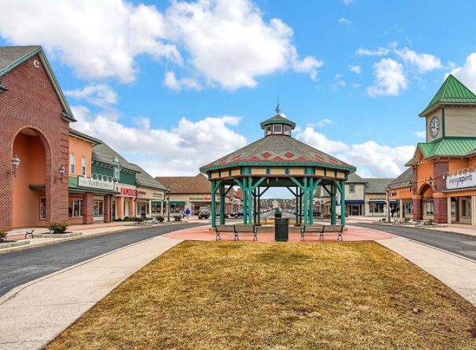 Self-guided Private Shopping Tour to The Outlet at Gettysburg