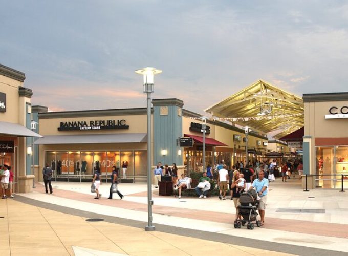 Private Shopping Tour from Cincinnati to Cincinnati Outlets