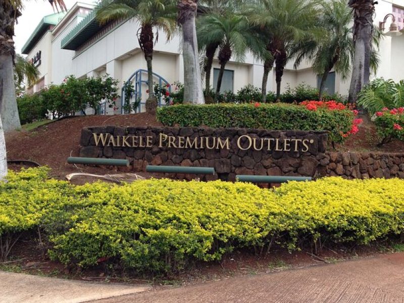 Private Shopping Tour from Honolulu to Waikele Premium Outlets