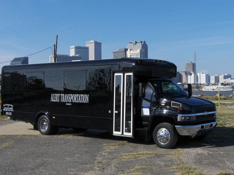 LimoBus New Orleans Airport or Hotel Transfer