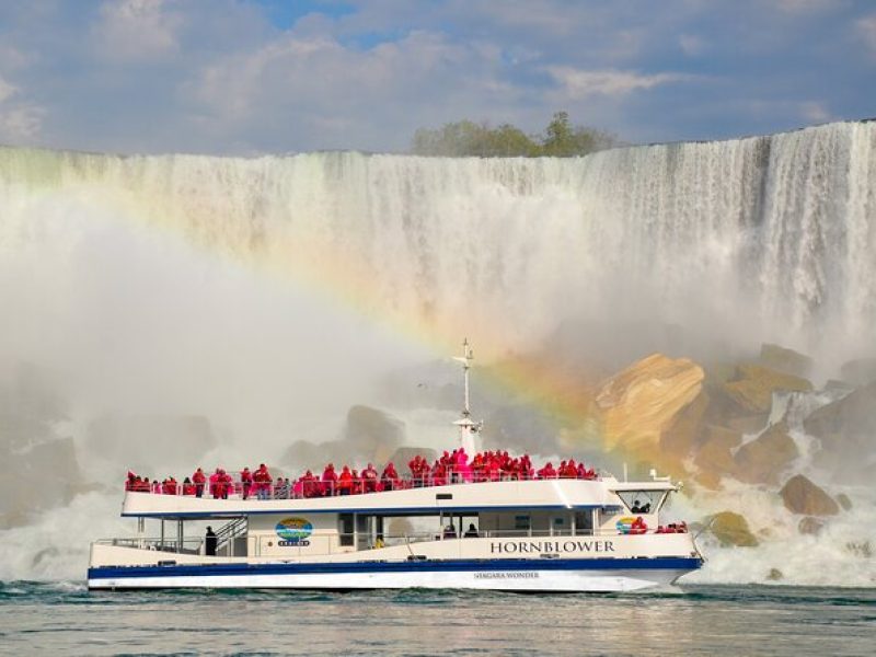 5-day Niagara Falls, Toronto, Ottawa, Montreal & Quebec City Tour