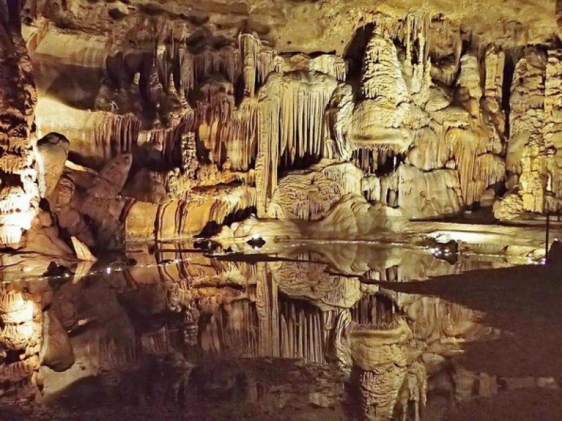 Cave Without a Name Admission Ticket with Guided Cavern Tour