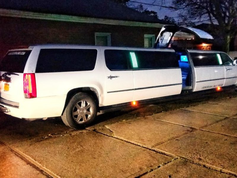 Atlantic City Trips – Round Trip from NYC area in Cadillac Escalade White