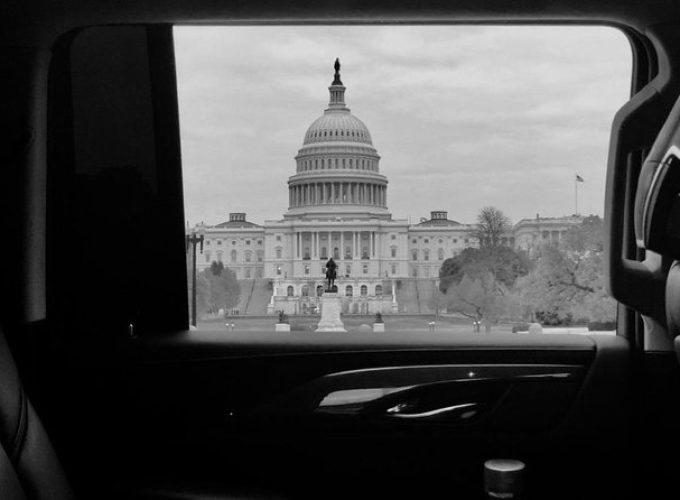 4 Hours Private Chauffeured DC Sight Seeing Tour / SUV & Sedan