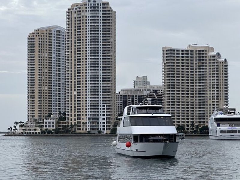 Miami"s Official Bayfront Park Millionaires Sightseeing Cruise