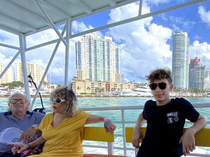 Miami Skyline Cruise to Millionaire's Homes from South Beach