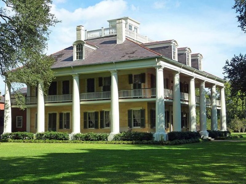 Private Destrehan and Houmas House Plantation Tour from New Orleans