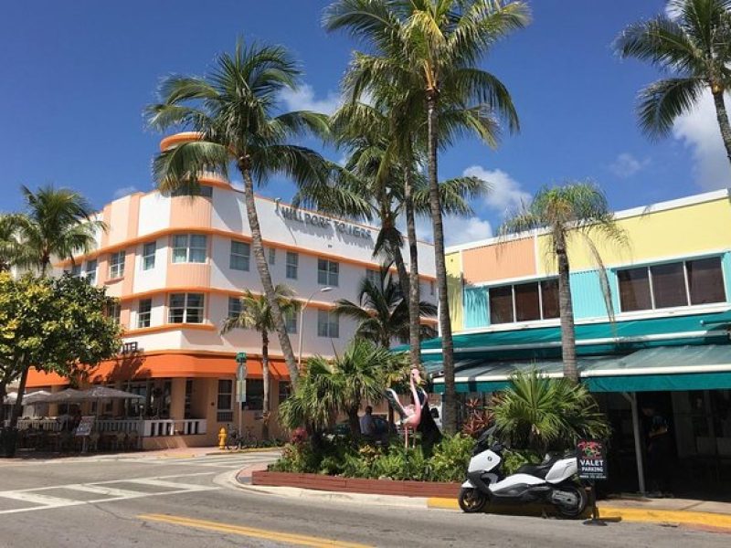 Guided tour in French of South Beach – Art Deco (offroad)