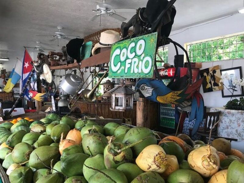 Guided gourmet tour in French of Little Havana (offroad)