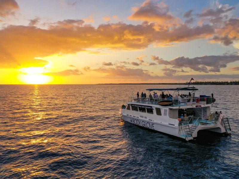 Historical Dinner Cruise to Kealakekua Bay