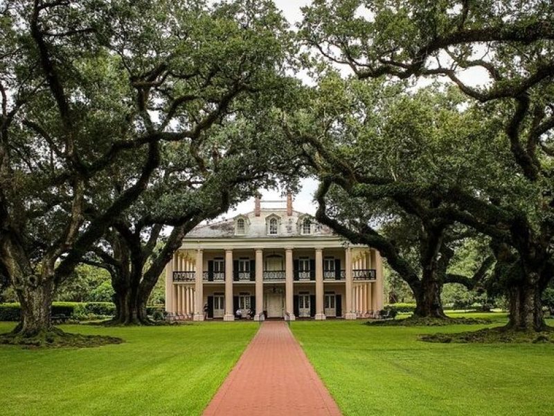 Double Plantation Tour: Oak Alley and Laura