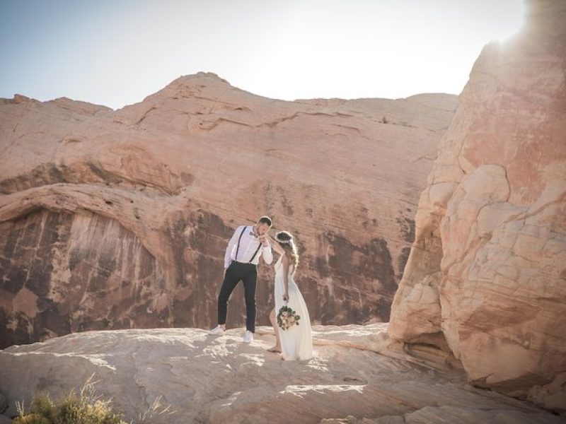 Wedding in French at Valley of Fire