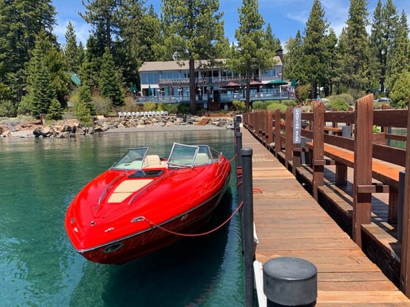 Private Boat Tour with Lunch on the Lake