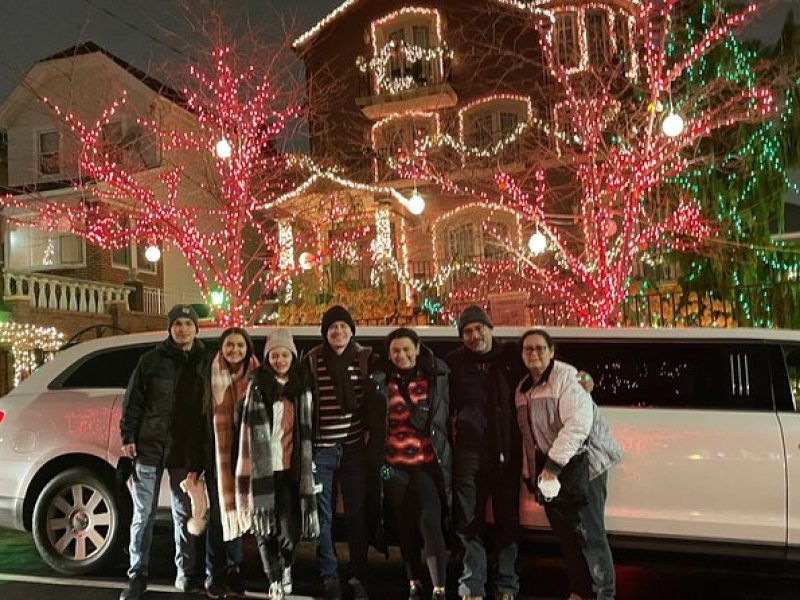 Manhattan and Dyker Heights Christmas Lights Tour by Limousine