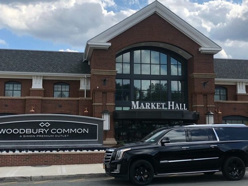 Limo Tour NYC to Woodbury Common Premium Outlets