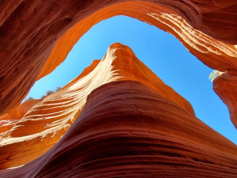 Private Peek-A-Boo slot canyon guided tours