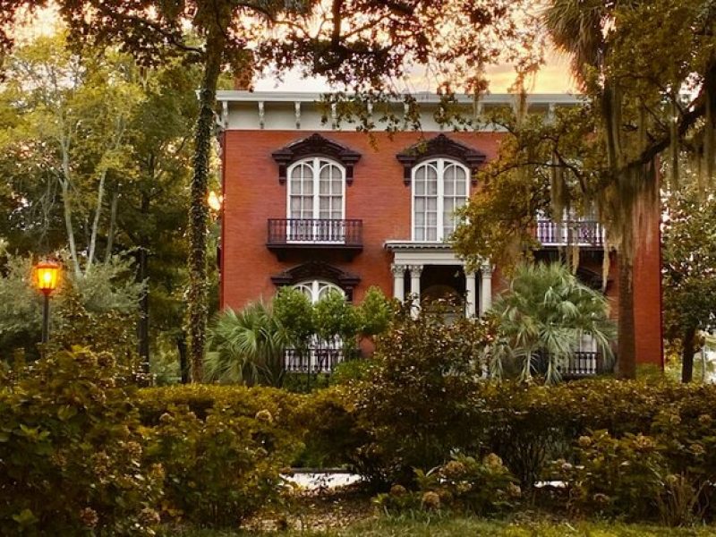 Savannah Historic District Tour by The Wandering Historians