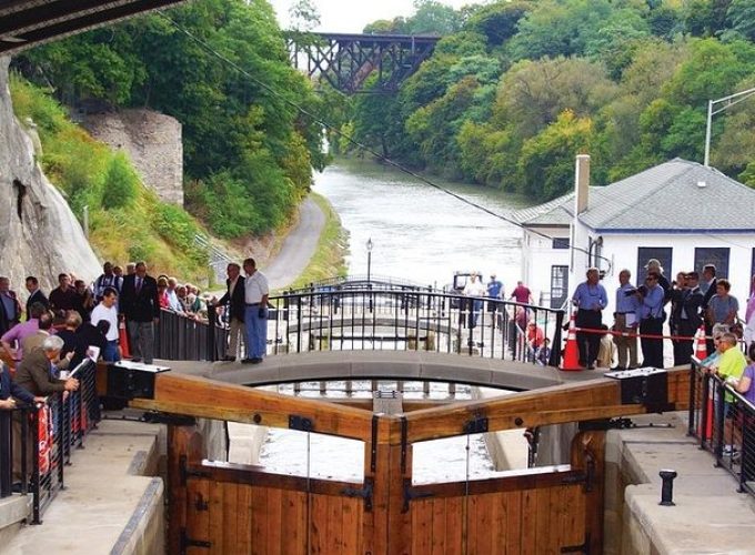 Flight of Five Lock Tenders Tour