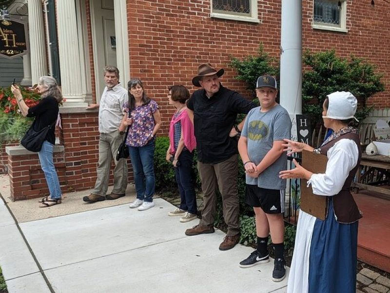 45-Minute Private Guided Historic Walking Tour in Lititz