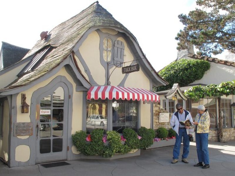 Guided 2-Hour Walking Tour in Carmel by the Sea